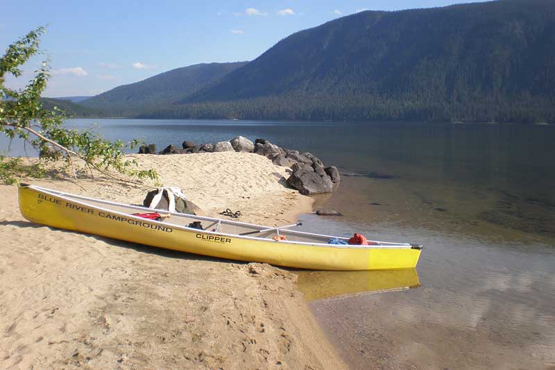 Murtle Lake, canoe on beach
